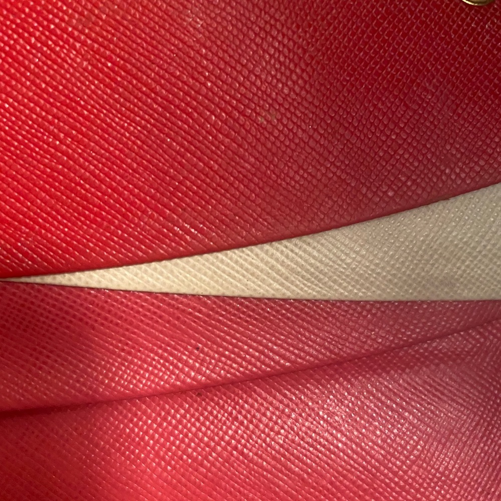 prada wallet - Picture 3 of 6